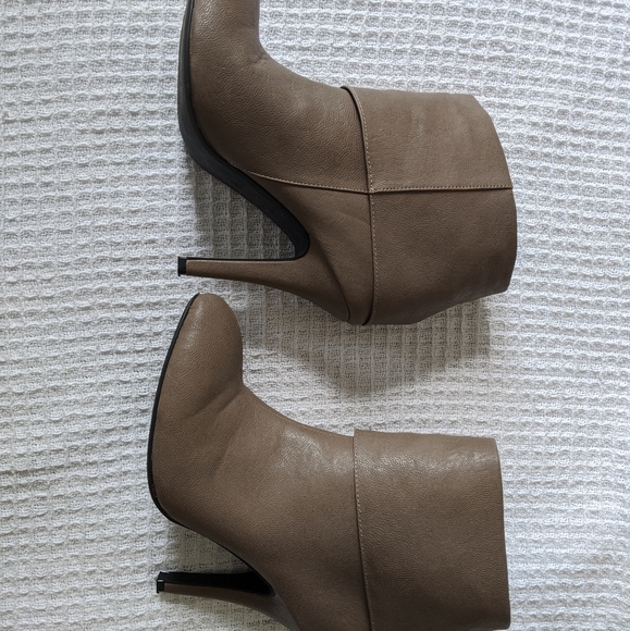 Costa Blanca booties - Picture 3 of 3